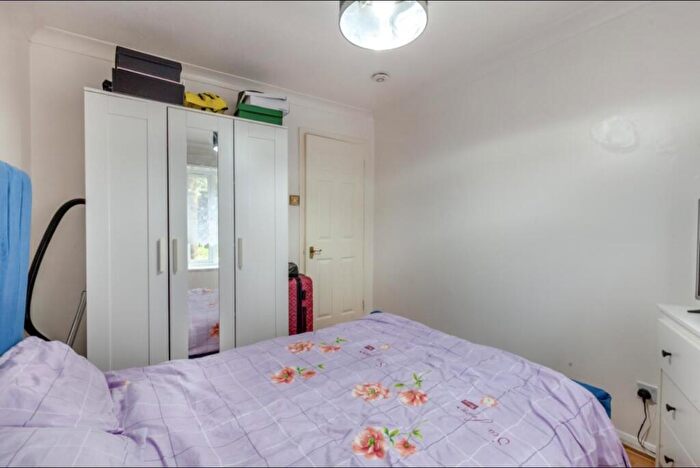 1 Bedroom Flat To Rent In Hallywell Crescent, London, E6