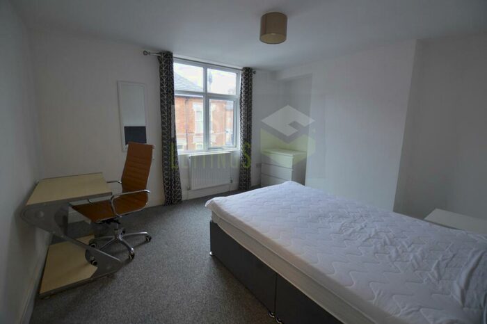 5 Bedroom Property To Rent In Wordsworth Road, Clarendon Park, LE2