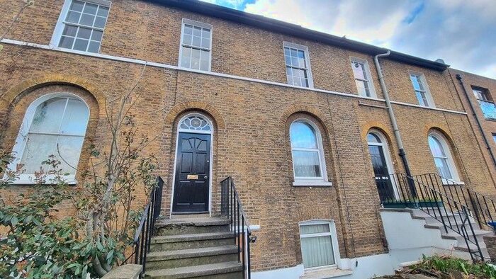 1 Bedroom Flat To Rent In Peckham Hill Street, London, SE15