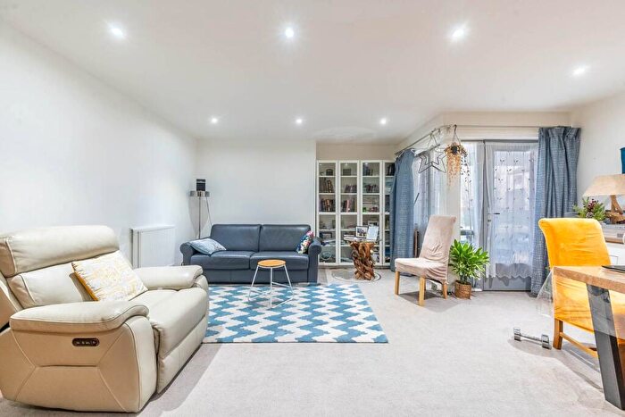 1 Bedroom Flat For Sale In Tranquil Lane, Rayners Lane, Harrow, HA2