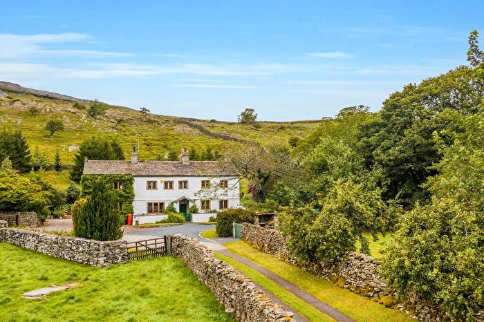 5 Bedroom Detached House For Sale In The White House, Austwick, LA2