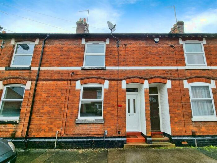3 Bedroom Terraced House To Rent In Oswald Road, Rushden, Northants, NN10