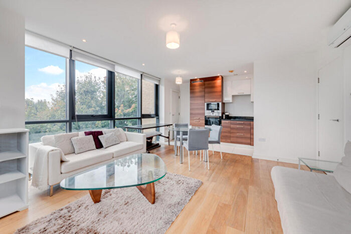 2 Bedroom Flat To Rent In Forge Square, Cubitt Town, E14