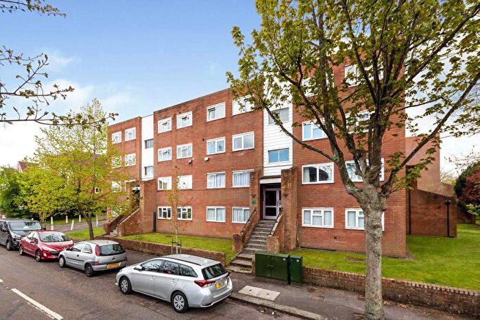 2 Bedroom Flat For Sale In Marchmont Road, Wallington, SM6
