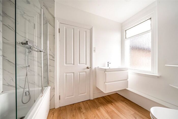 1 Bedroom Flat For Sale In Nightingale Lane, London, SW12