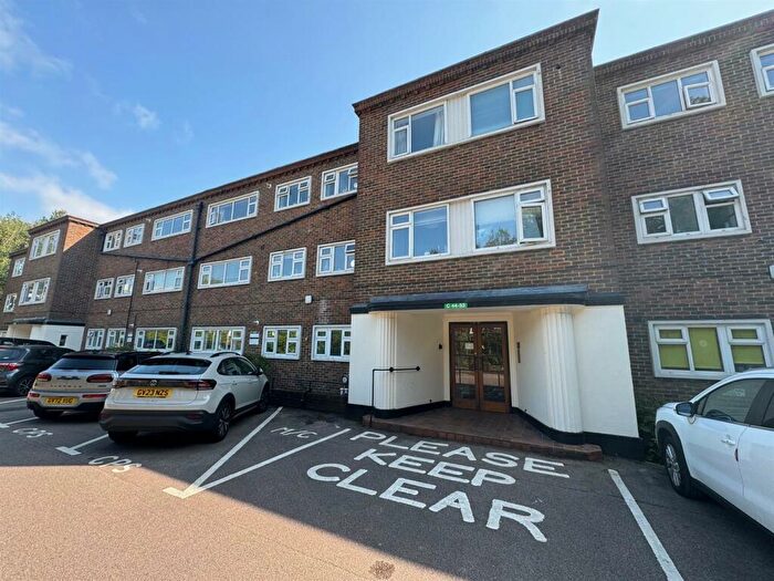 2 Bedroom Flat To Rent In Dyke Road Avenue, Hove, BN3