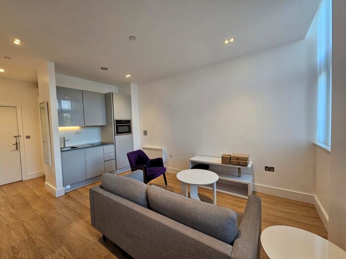 1 Bedroom Apartment To Rent In Laporte Way, Luton, LU4