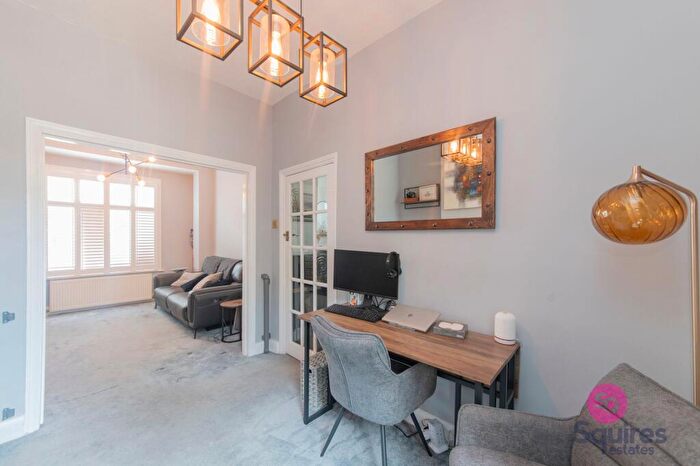 2 Bedroom Terraced House For Sale In Long Lane, London, N3