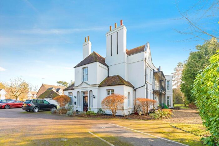 2 Bedroom Apartment For Sale In Sacombe Mews, Stevenage, SG2