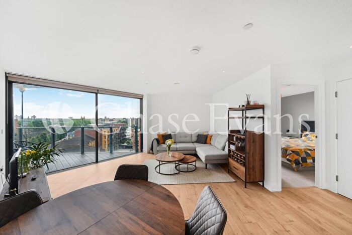 1 Bedroom Flat To Rent In Churchyard Row, Elephant & Castle, London, SE11