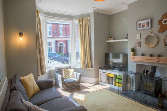 3 Bedroom Property To Rent In Cowlishaw Road, Sheffield, S11