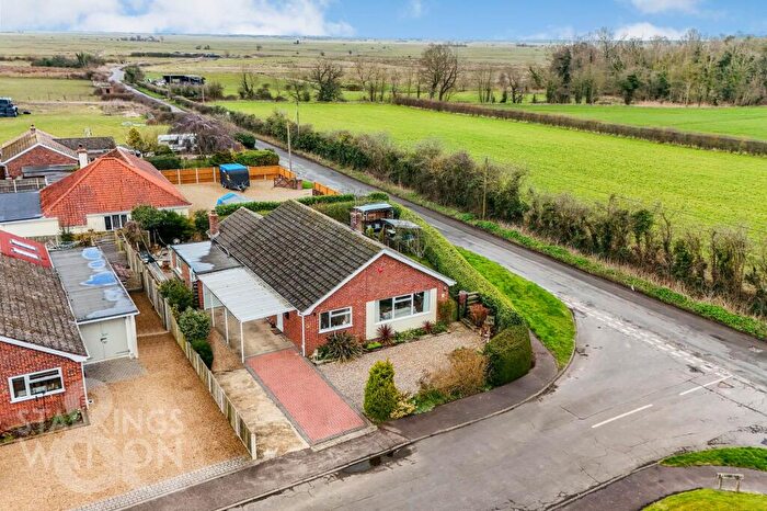 3 Bedroom Detached Bungalow For Sale In Carr Close, Halvergate, Norwich, NR13
