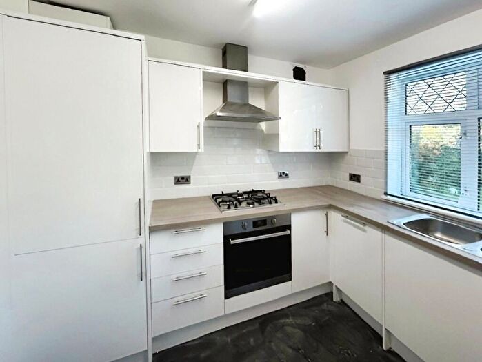 3 Bedroom End Of Terrace House To Rent In Windborough Road, Carshalton, Surrey, SM5