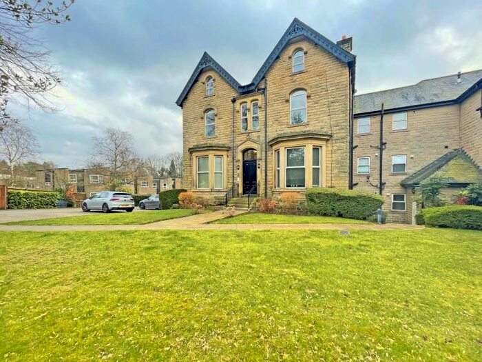 2 Bedroom Flat To Rent In Park Villas, Roundhay, Leeds, LS8