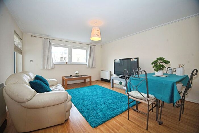 3 Bedroom Flat For Sale In Judkin Court, Heol Tredwen, Cardiff, CF10