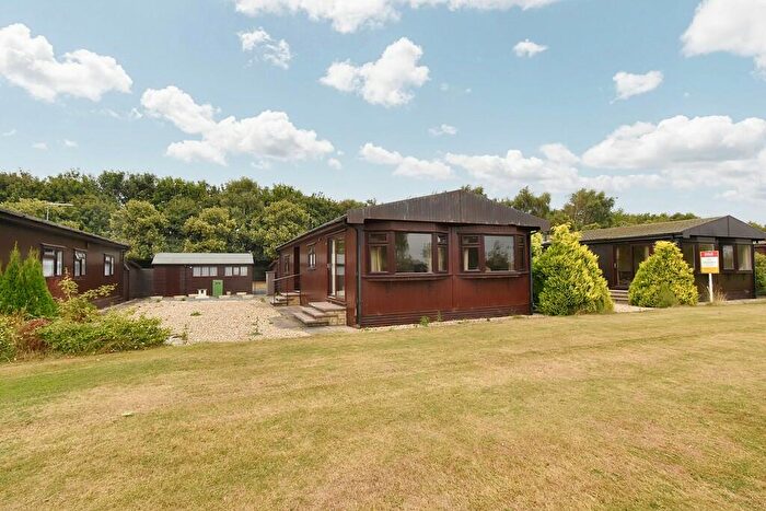 2 Bedroom Park Home For Sale In Acacia Avenue, The Elms, Torksey, Lincoln, LN1