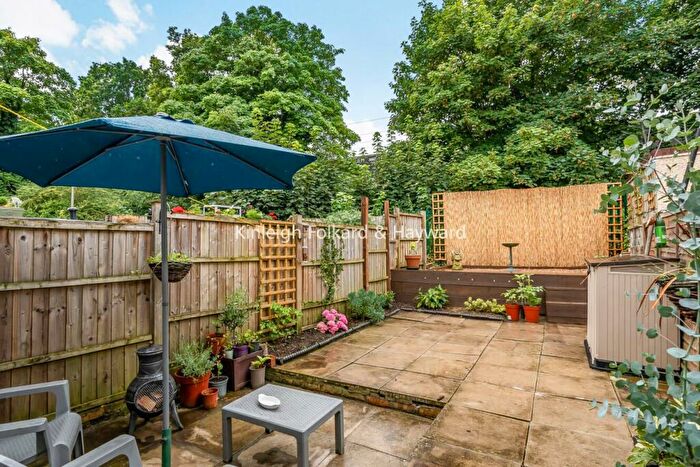 2 Bedroom Semi-Detached House For Sale In Lancaster Road, East Barnet, EN4