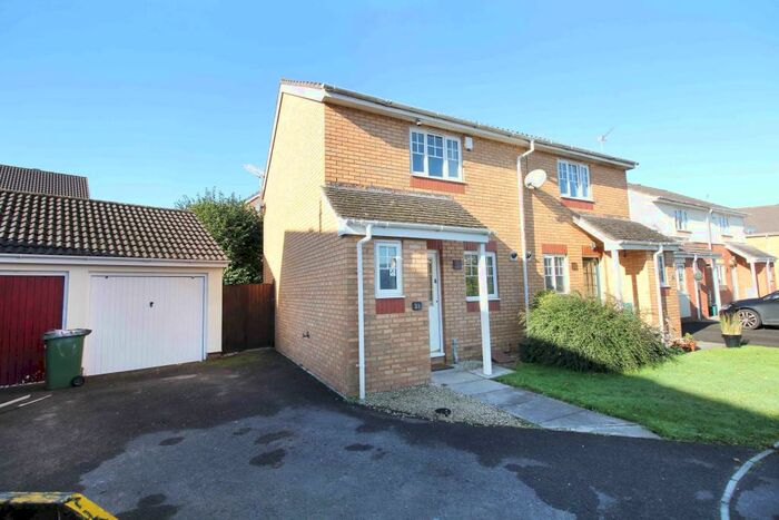 2 Bedroom Semi-Detached House To Rent In Dol-y-Llan, Miskin, CF72