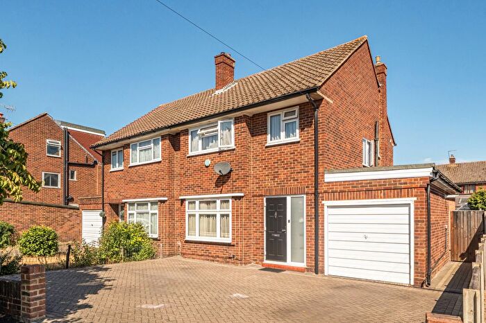 3 Bedroom Semi-detached House For Sale In Groveley Road, Sunbury-On-Thames, TW16