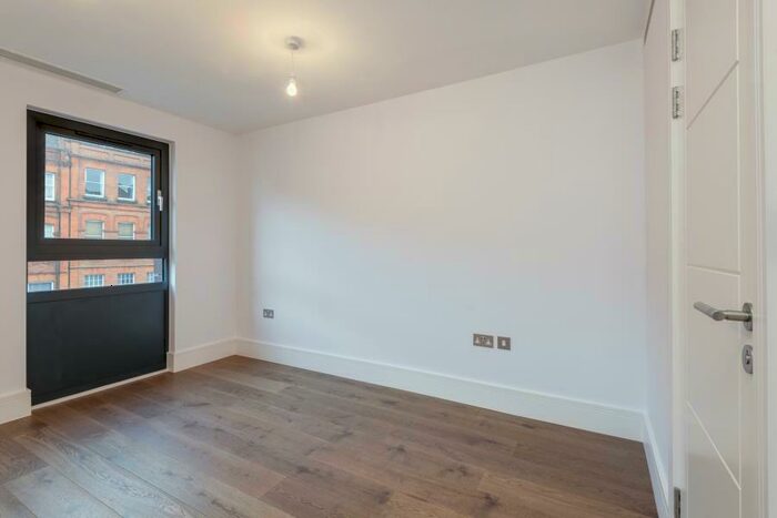 2 Bedroom Flat To Rent In Camden High Street, Camden, NW1