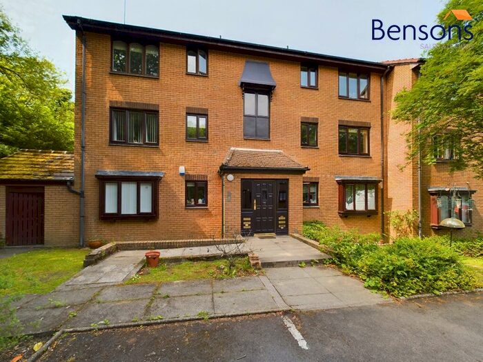 2 Bedroom Flat To Rent In Burnfield Gardens, East Renfrewshire, G46
