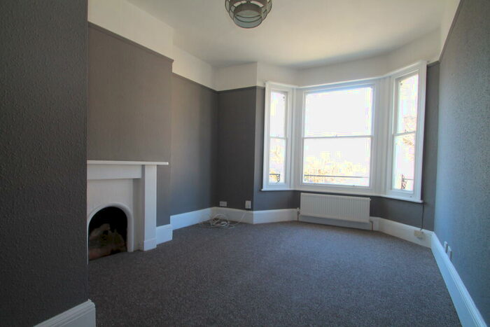 1 Bedroom Apartment To Rent In Springfield Road, Brighton, BN1