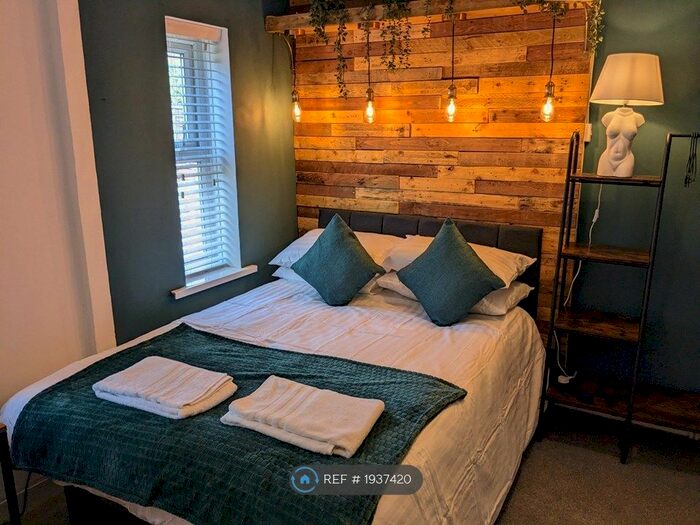 2 Bedroom Terraced House To Rent In Neath Road, Plasmarl, Swansea, SA6