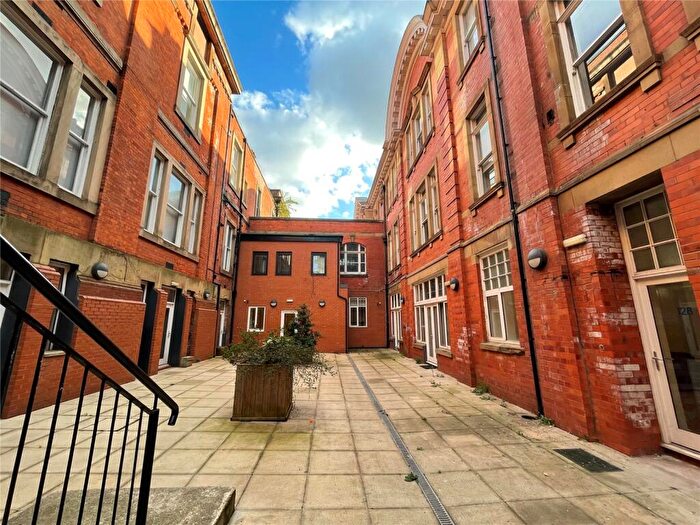 Apartment To Rent In Bexley Square, Salford, Greater Manchester, M3