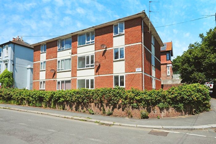 2 Bedroom Flat For Sale In West Hill Road, St. Leonards-On-Sea, TN38