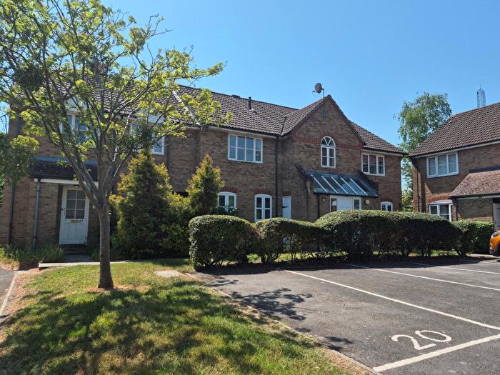 2 Bedroom Apartment To Rent In Orchard Close, Didcot, Oxfordshire, OX11