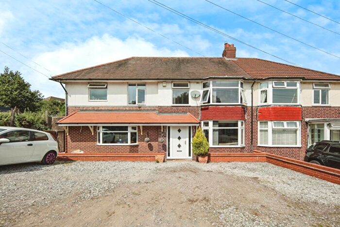 4 Bedroom Semi-Detached House For Sale In Wantage Road, Coleshill, Birmingham, Warwickshire, B46