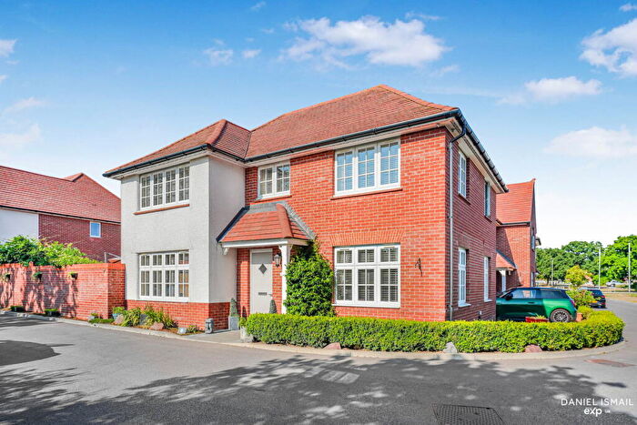 4 Bedroom Detached House For Sale In Dixon Link, Langdon Hills, SS16