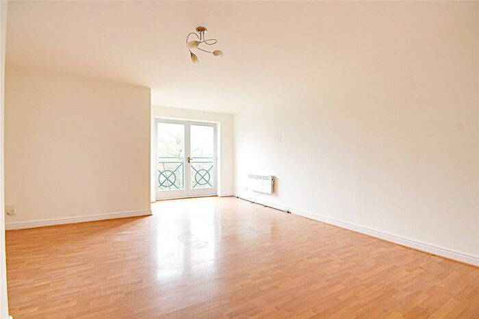 2 Bedroom Flat To Rent In Webley Court, Sten Close, Enfield, Middlesex, EN3