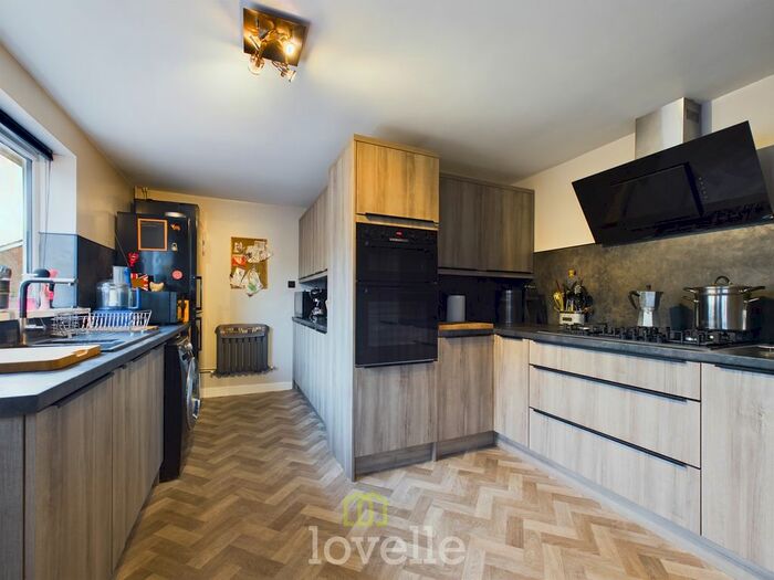 2 Bedroom Detached Bungalow For Sale In Wesley Crescent, Cleethorpes, DN35