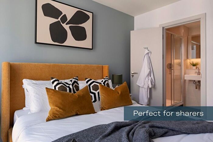 3 Bedroom Apartment To Rent In Dockside, Edinburgh, EH6