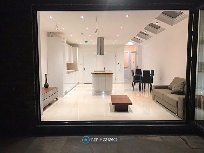 1 Bedroom Property To Rent In Athenlay Road, Peckham, Nunhead, Dulwich, Camberwell, Brixton, SE15