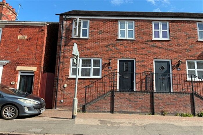 3 Bedroom End Of Terrace House To Rent In Tinks Terrace, PE21