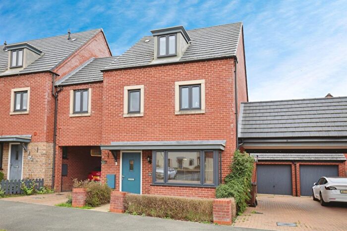 4 Bedroom Detached House For Sale In Kent Road South, Northampton, NN5