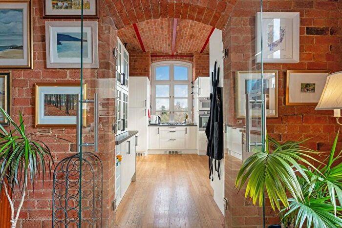 2 Bedroom Apartment For Sale In Bliss Mill, Chipping Norton, OX7