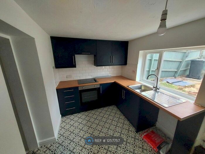 2 Bedroom Semi-Detached House To Rent In West Street, Bourne PE10