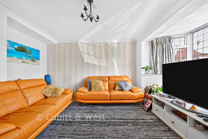 3 Bedroom End Of Terrace House For Sale In Barnfield Avenue, Mitcham, Surrey, CR4