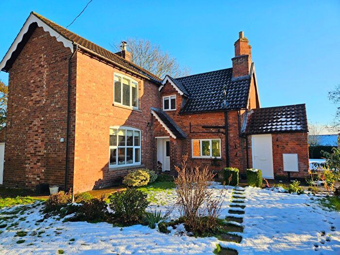 3 Bedroom Detached House To Rent In Town Street, Hawksworth, Nottingham, Nottinghamshire, NG13