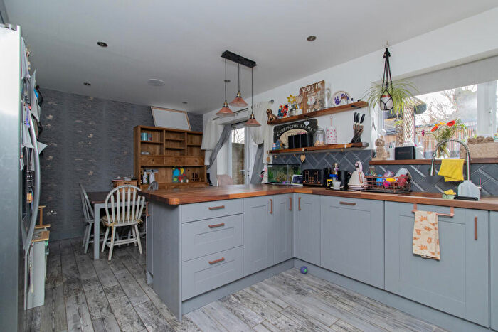 3 Bedroom Semi Detached House For Sale In Kingston Avenue, Margate, CT9