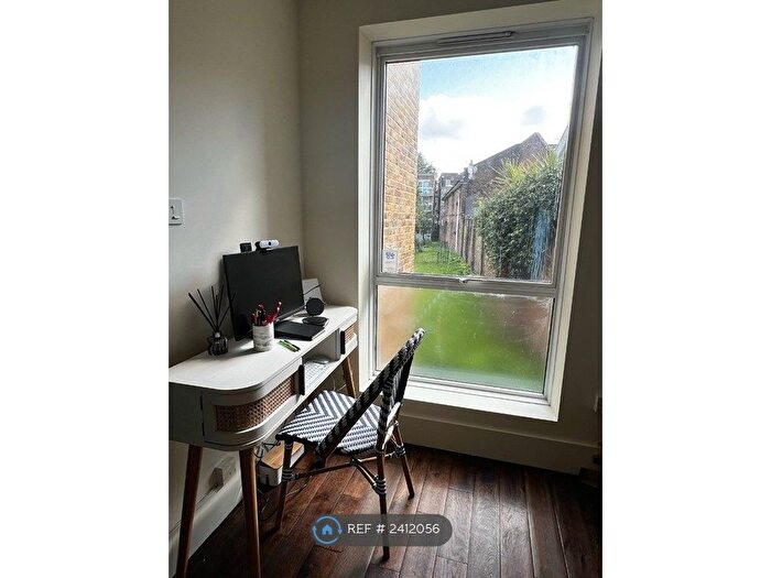 1 Bedroom Flat To Rent In Colinsdale, London, N1