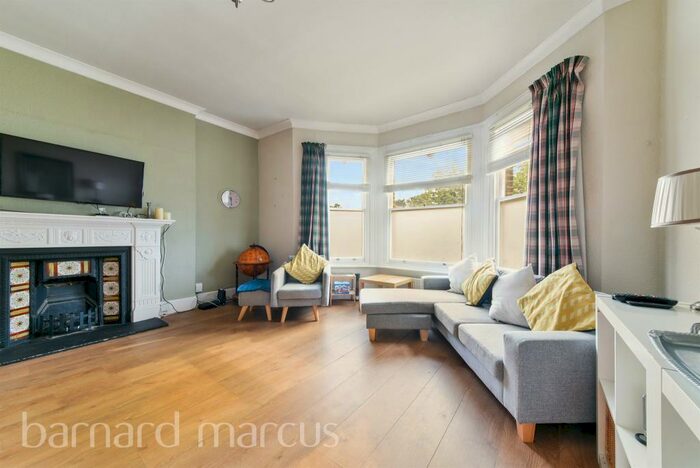 2 Bedroom Flat To Rent In Dornton Road, South Croydon, CR2