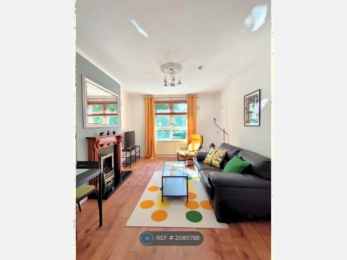 2 Bedroom Flat To Rent In Greengairs Avenue, Glasgow, G51