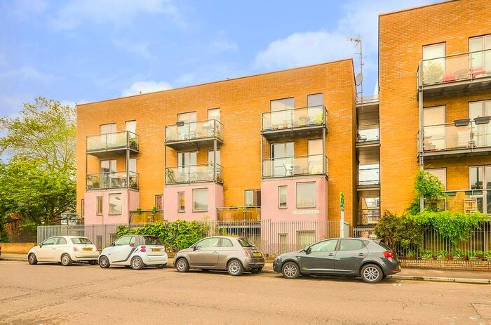 1 Bedroom Flat To Rent In De Beauvoir Road, Islington, London, N1