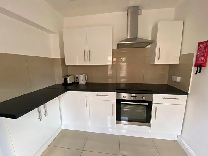5 Bedroom Semi-Detached House To Rent In Pennell Street, Lincoln, LN5