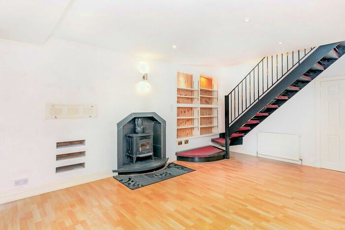 3 Bedroom Terraced House For Sale In Viewfield Road, West Calder, EH55