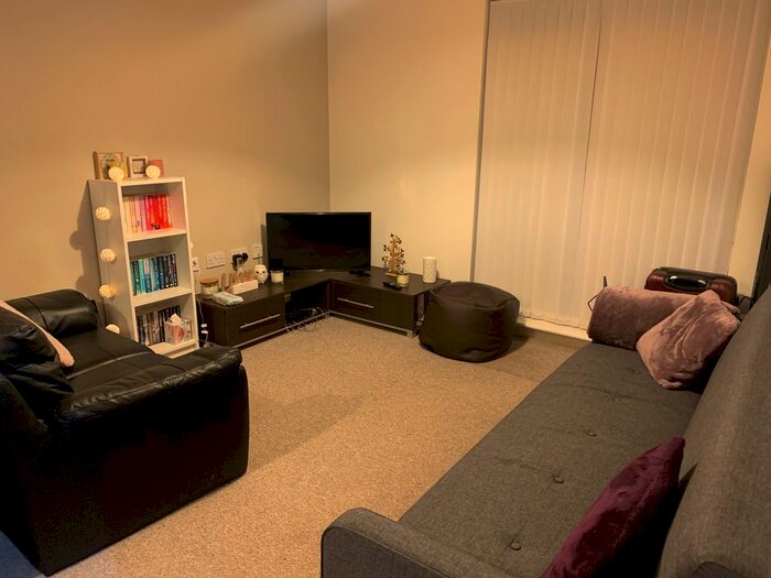 2 Bedroom Flat To Rent In Derwent Street, Salford, M5